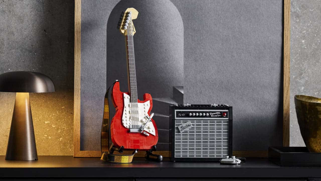 LEGO Ideas Fender Stratocaster, in arrivo il set dell'iconica chitarra thumbnail