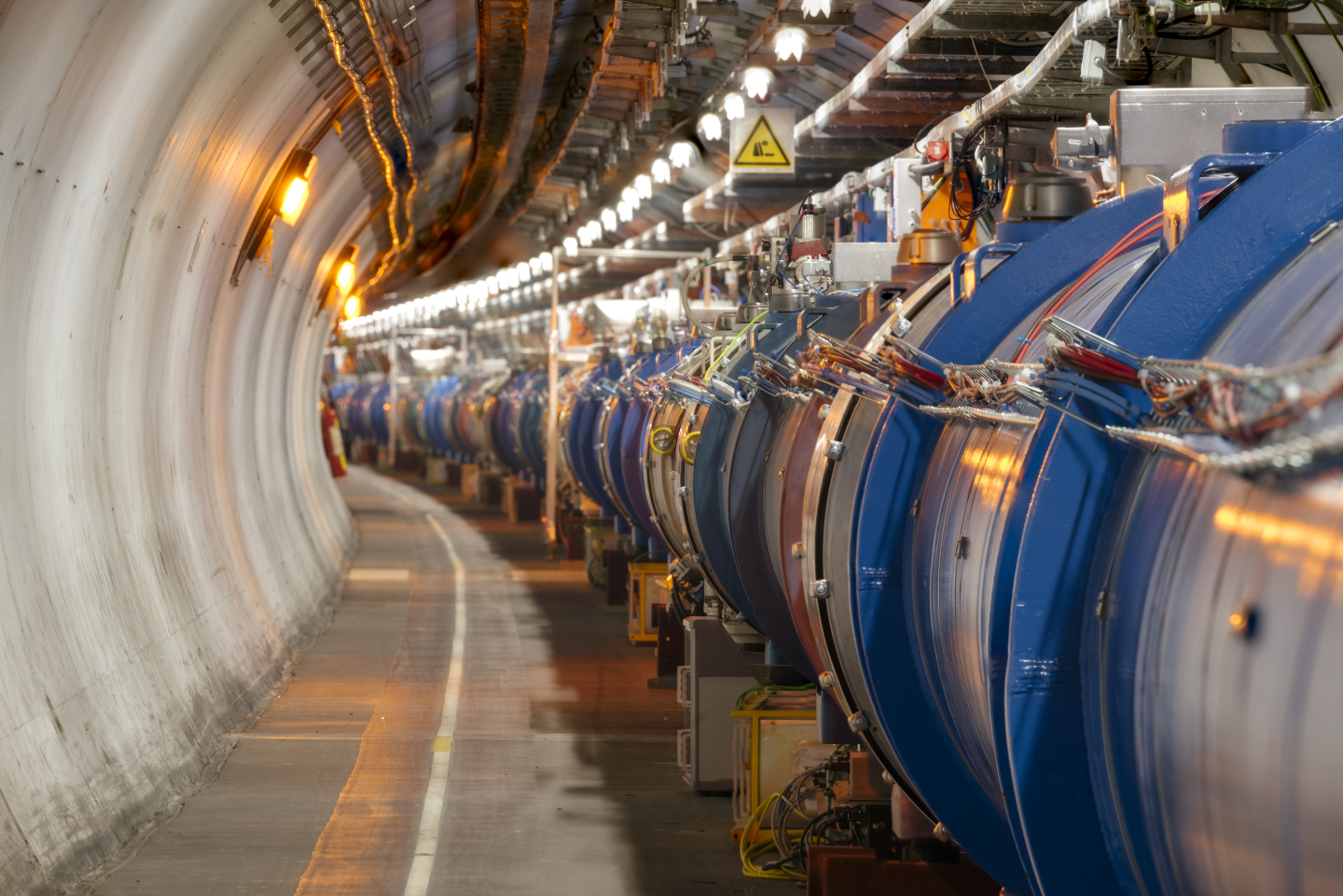 Magneti di LHC per l'adroterapia thumbnail