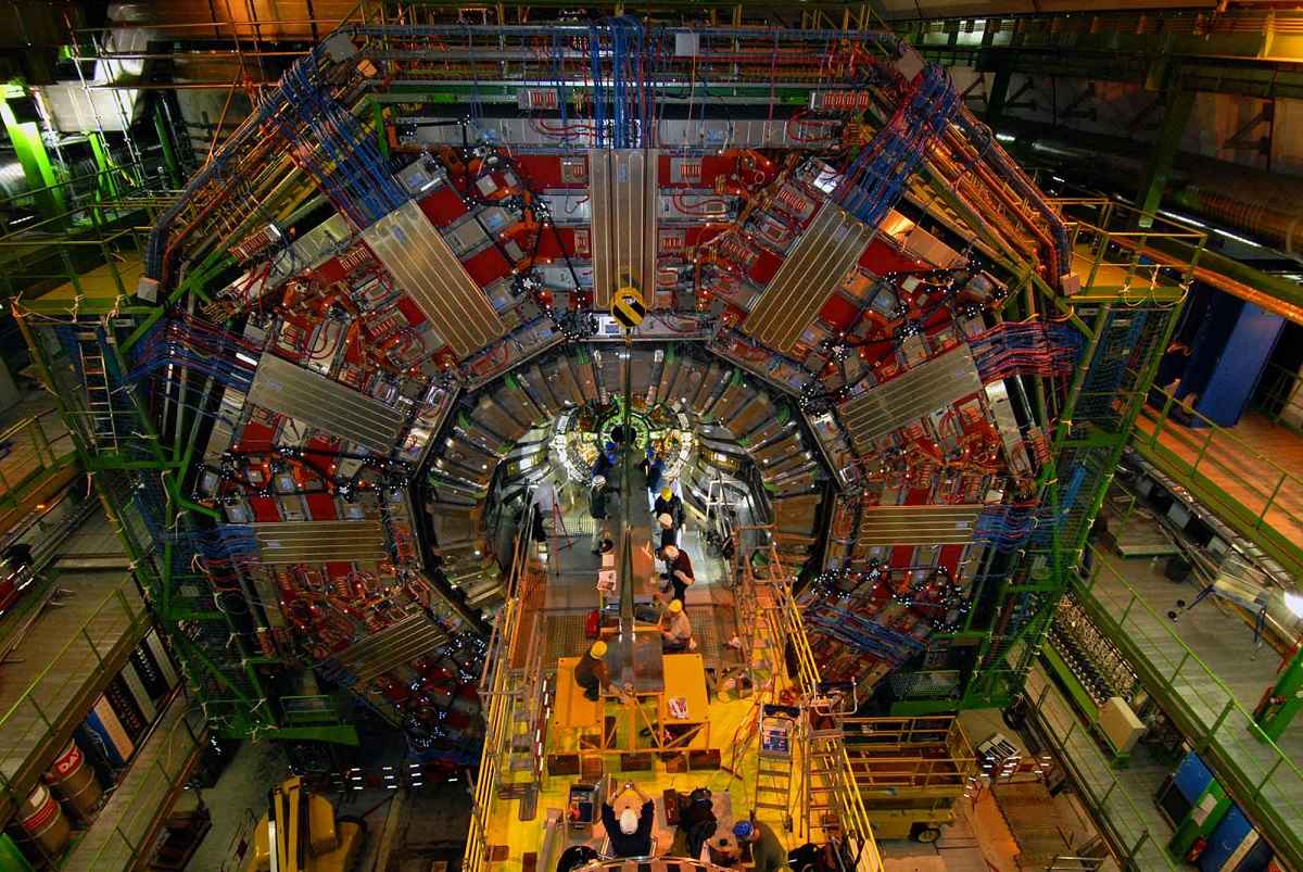 I sistemi informatici al CERN, e nelle nostre vite thumbnail