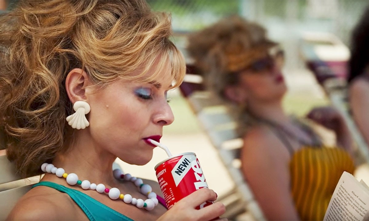 La Coca Cola cambia ricetta per rendere omaggio a Stranger Things thumbnail