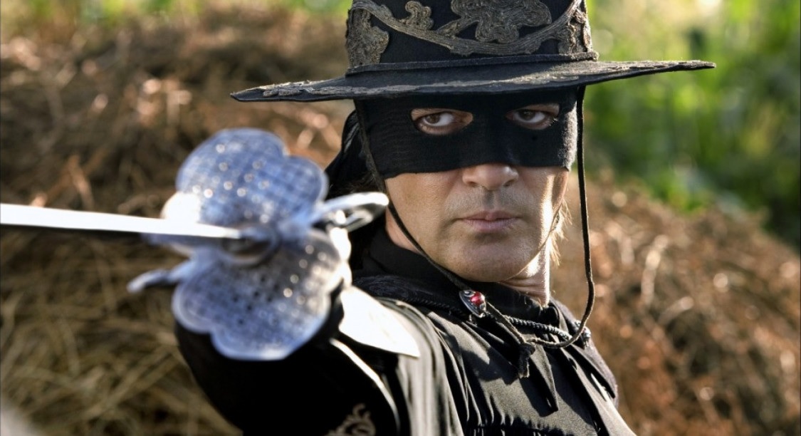 Zorro, in arrivo una serie TV con protagonista una discendente dell'eroe thumbnail