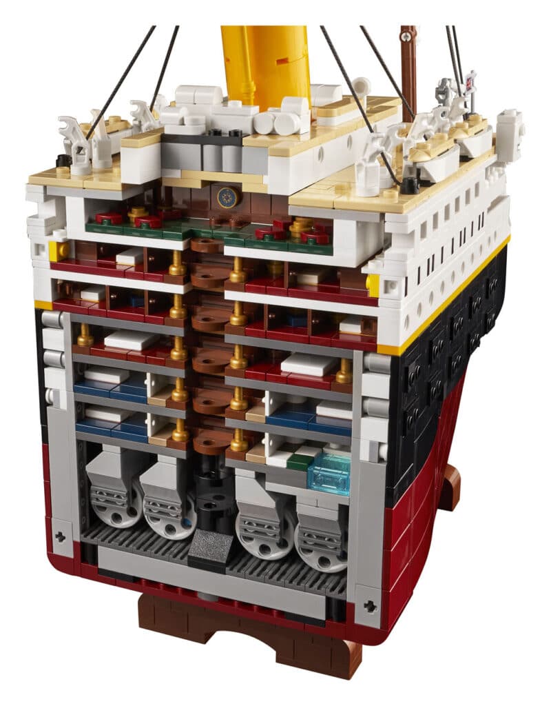 LEGO Titanic Inside On 800x1024