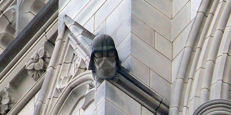 Darth-Vader-Chiesa gargoyle grottesco