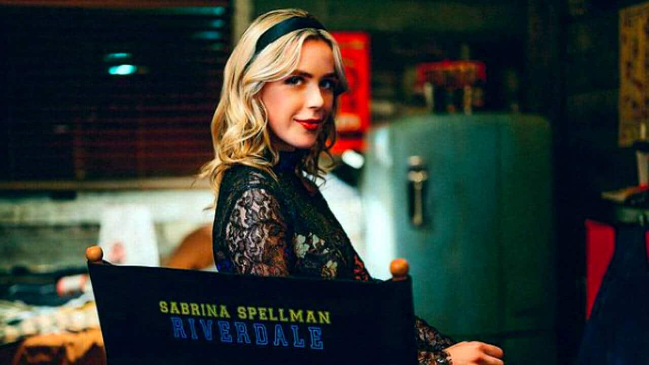 Sabrina torna in Riverdale: nuovo crossover nella sesta stagione thumbnail