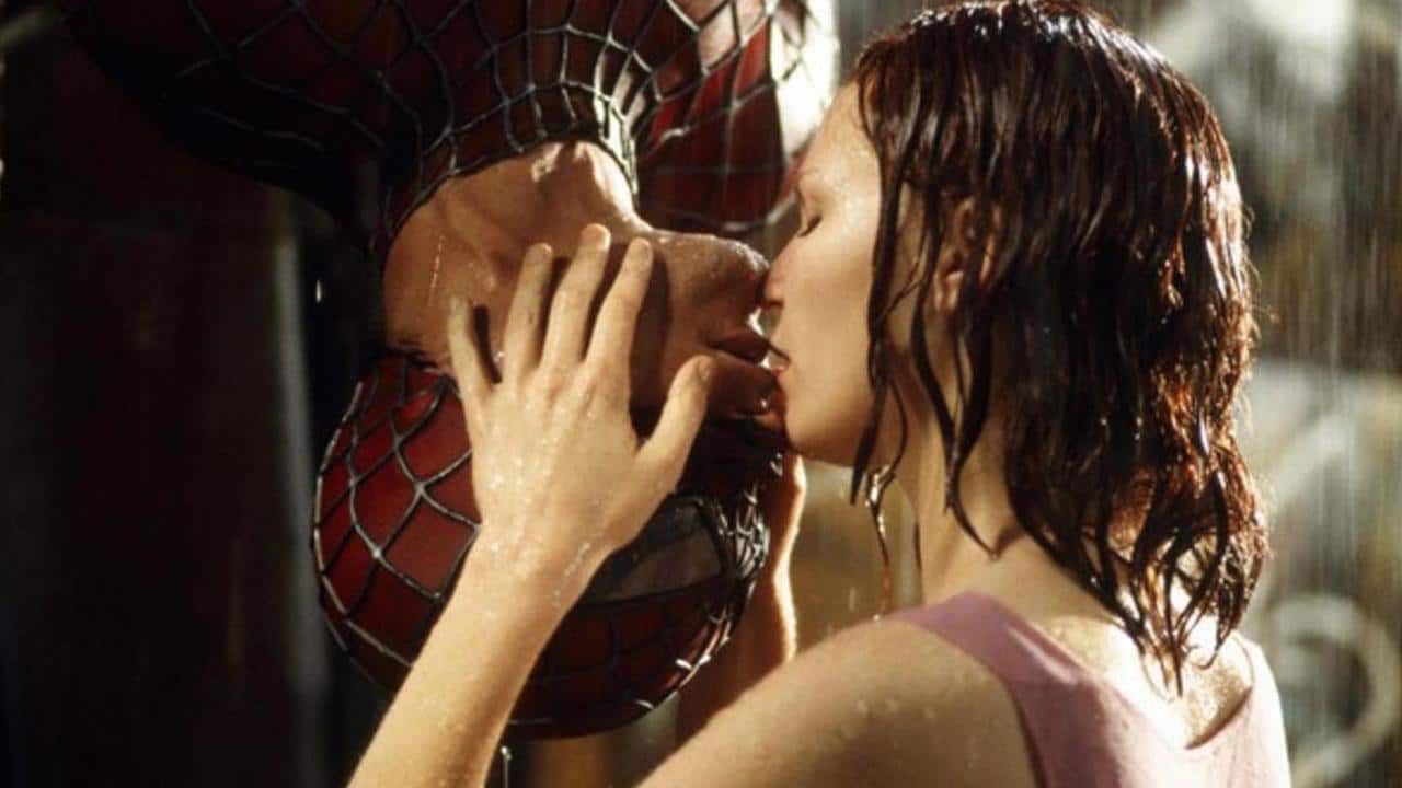 Spider-man Mary Jane Kiss