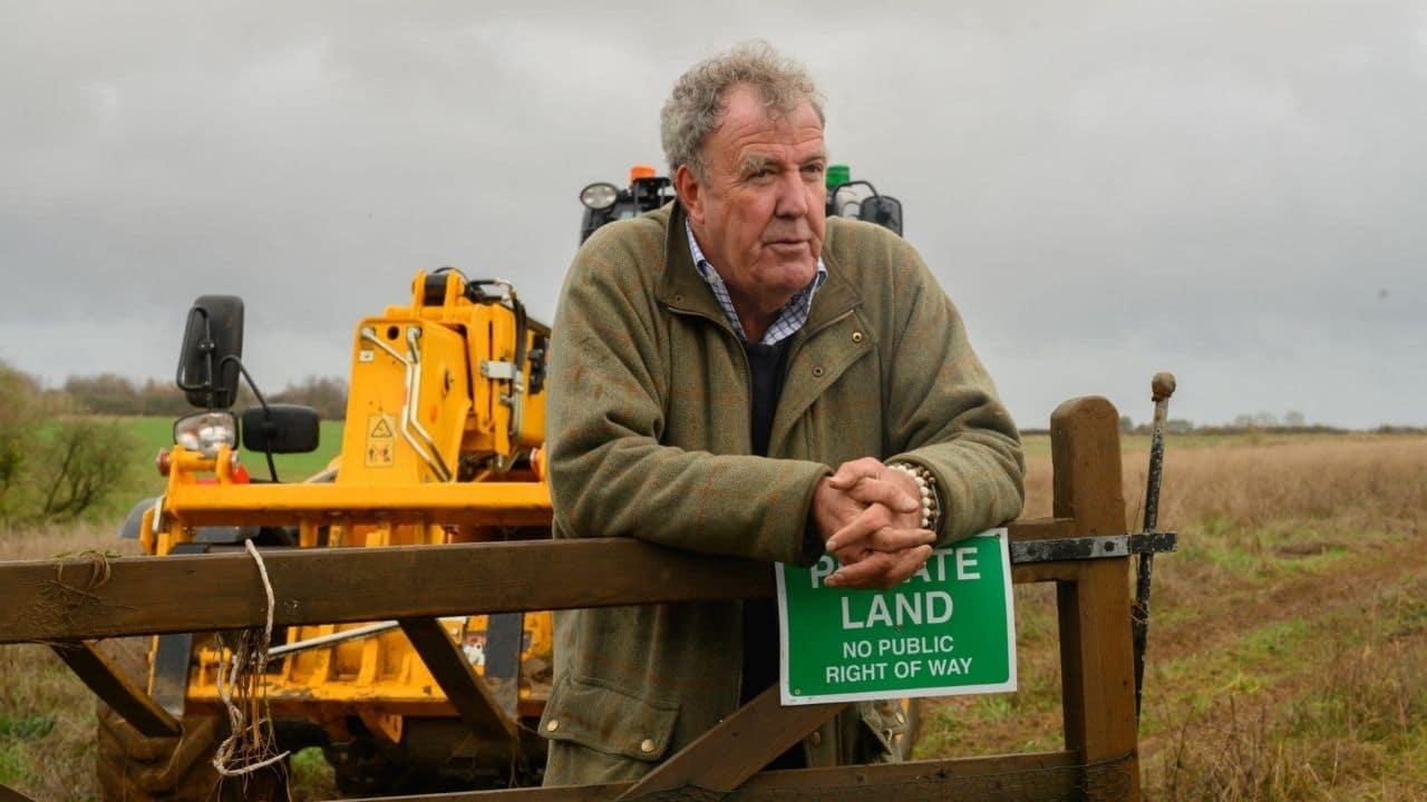 Ecco le immagini in anteprima della seconda stagione di Clarkson's Farm thumbnail