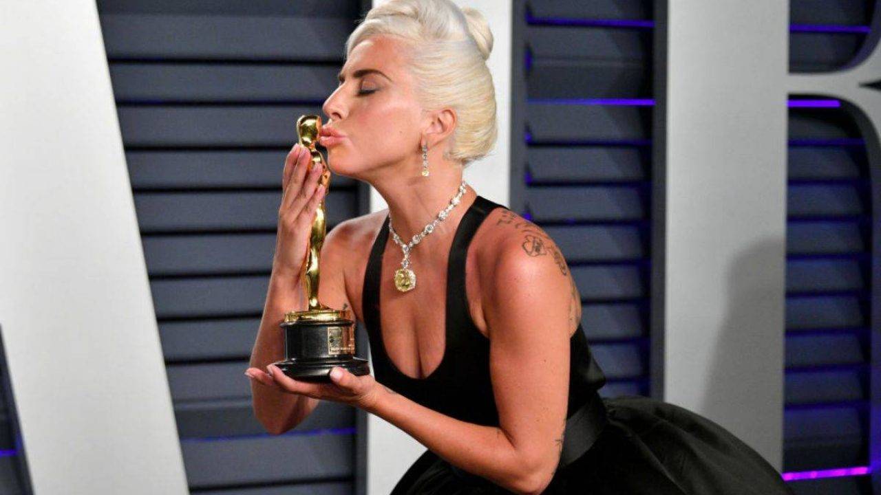 Lady Gaga commenta così le Nomination agli Oscar 2022 thumbnail