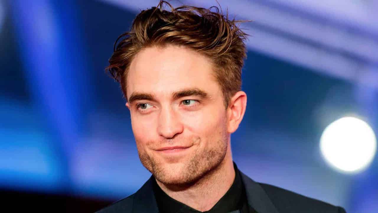 Warner ha sgridato Robert Pattinson perché rubava i calzini thumbnail