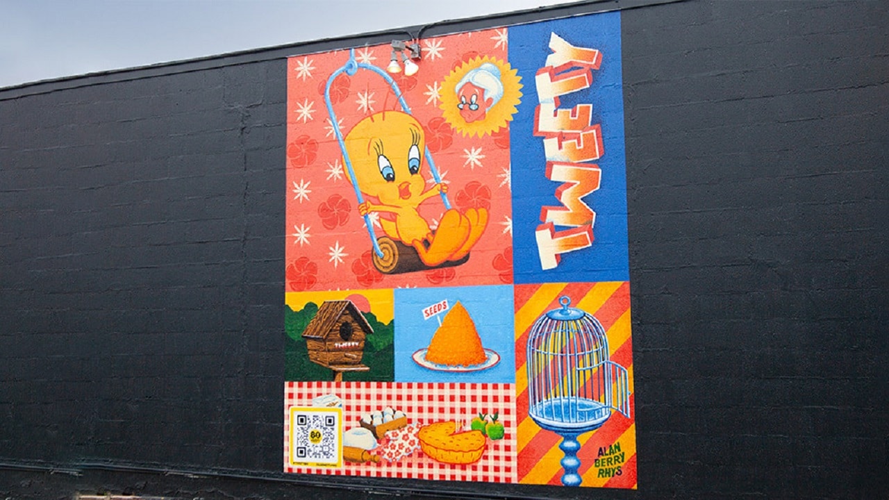 Il canarino Titti compie 80 anni: per festeggiare una collezione di murales sparsi in tutto il mondo thumbnail