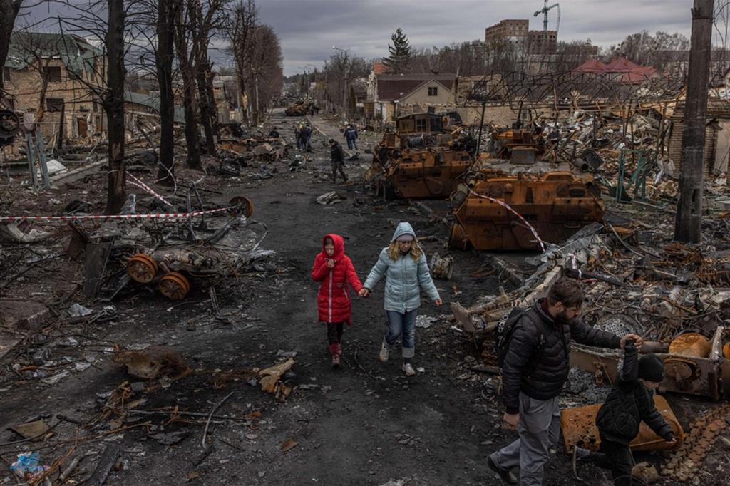 la città di Bucha dopo gli attacchi dell'esercito russo, tutto da ricostruire nella città ucraina