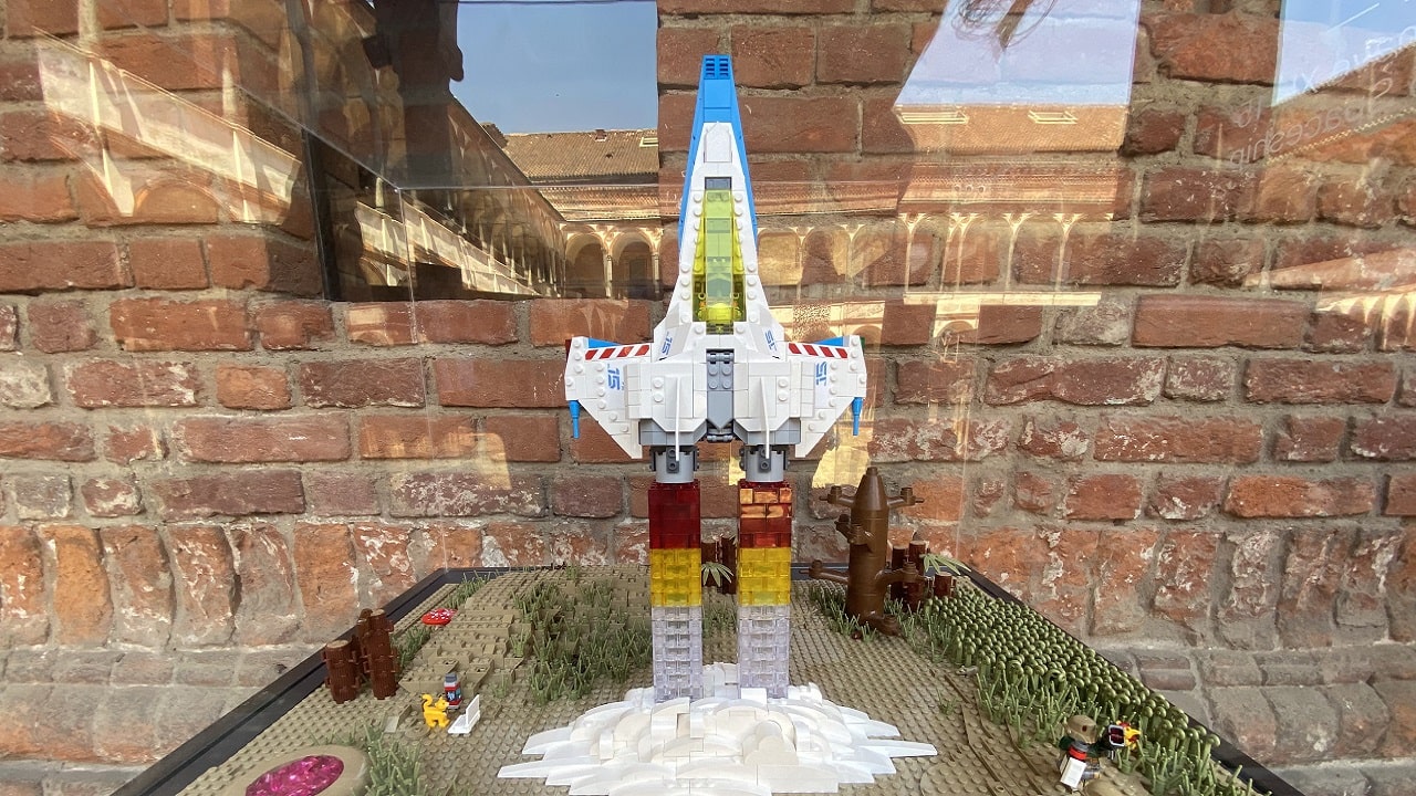 Buzz al Fuorisalone 2022 con LEGO Lightyear Astronave XL-15 thumbnail