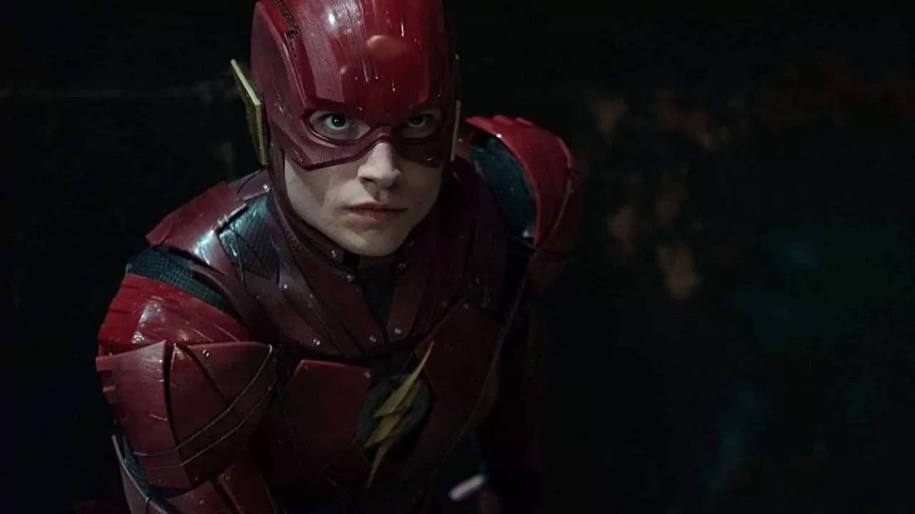The Flash: debutta il primo teaser poster thumbnail