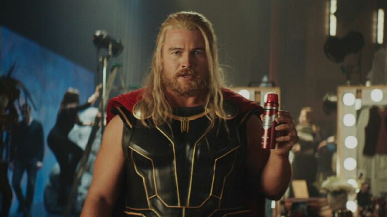 Luke Hemsworth riprende il ruolo di Thor in uno spot thumbnail
