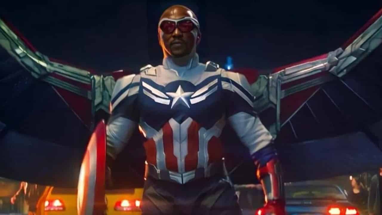 Marvel mostra le bozze del costume da Capitan America di Sam Wilson thumbnail