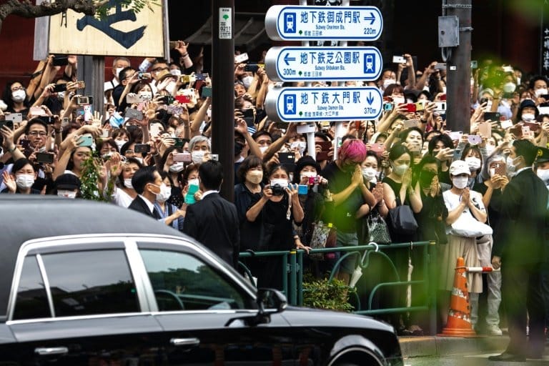 Shinzo Abe, il Giappone ha salutato per l'ultima volta il suo ex premier 'Abenomics' thumbnail