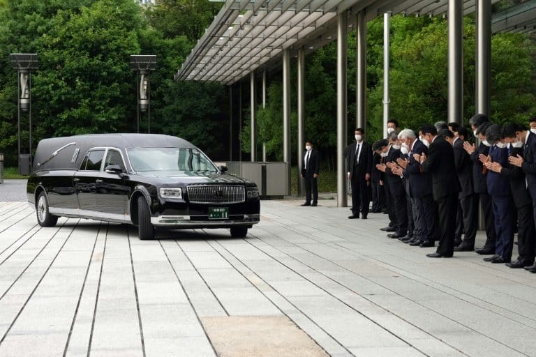 Il carro funebre durante i funerali di Shinzo Abe ex premier del Giappone 