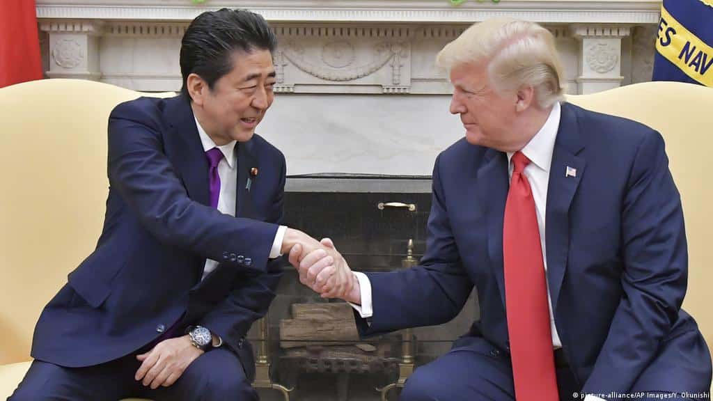 Shinzo Abe ex premier del Giappone e Donald Trump ex presidente USA