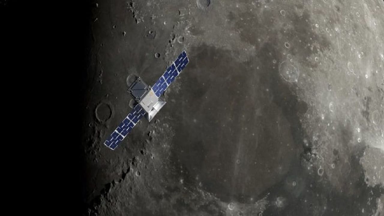 CAPSTONE lascia l'orbita terrestre e si dirige verso la luna thumbnail