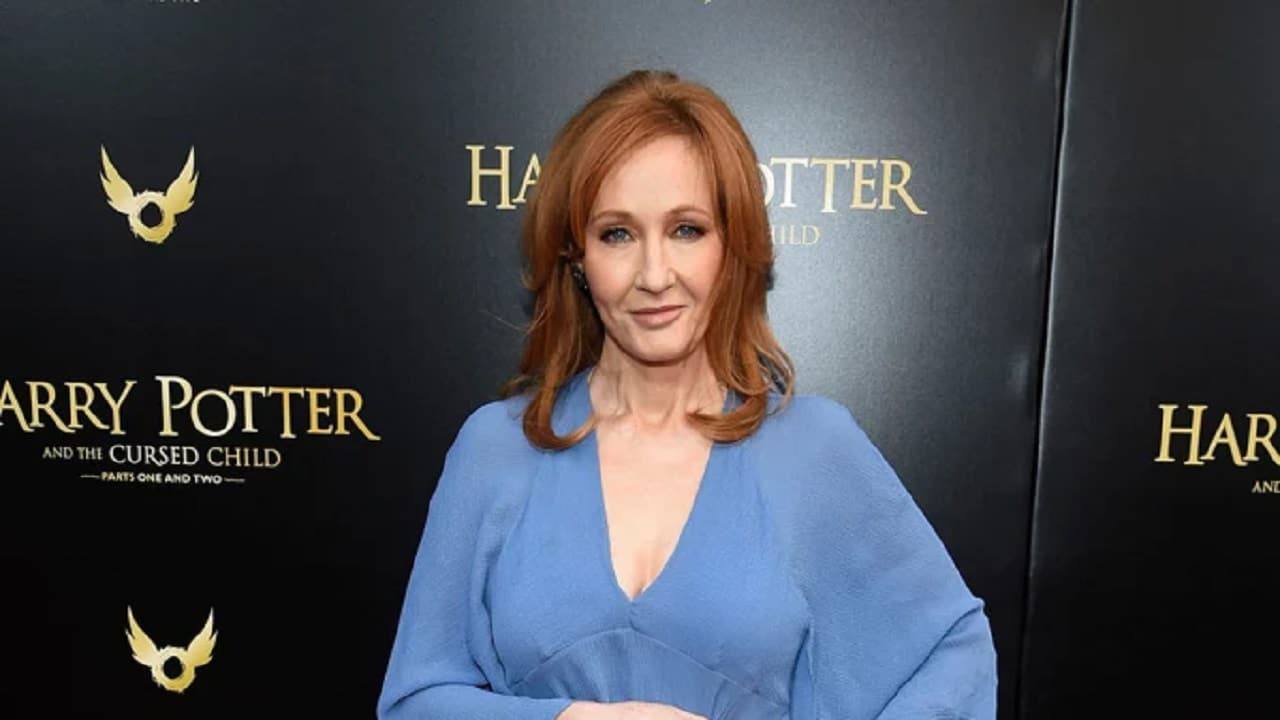 Warner Bros riafferma il suo supporto a J.K. Rowling thumbnail