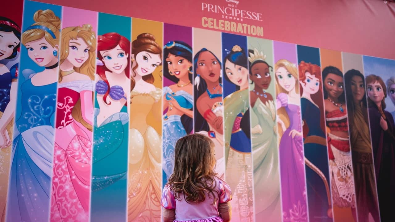 Principesse Disney, ecco le immagini dell'esperienza immersiva a Milano thumbnail