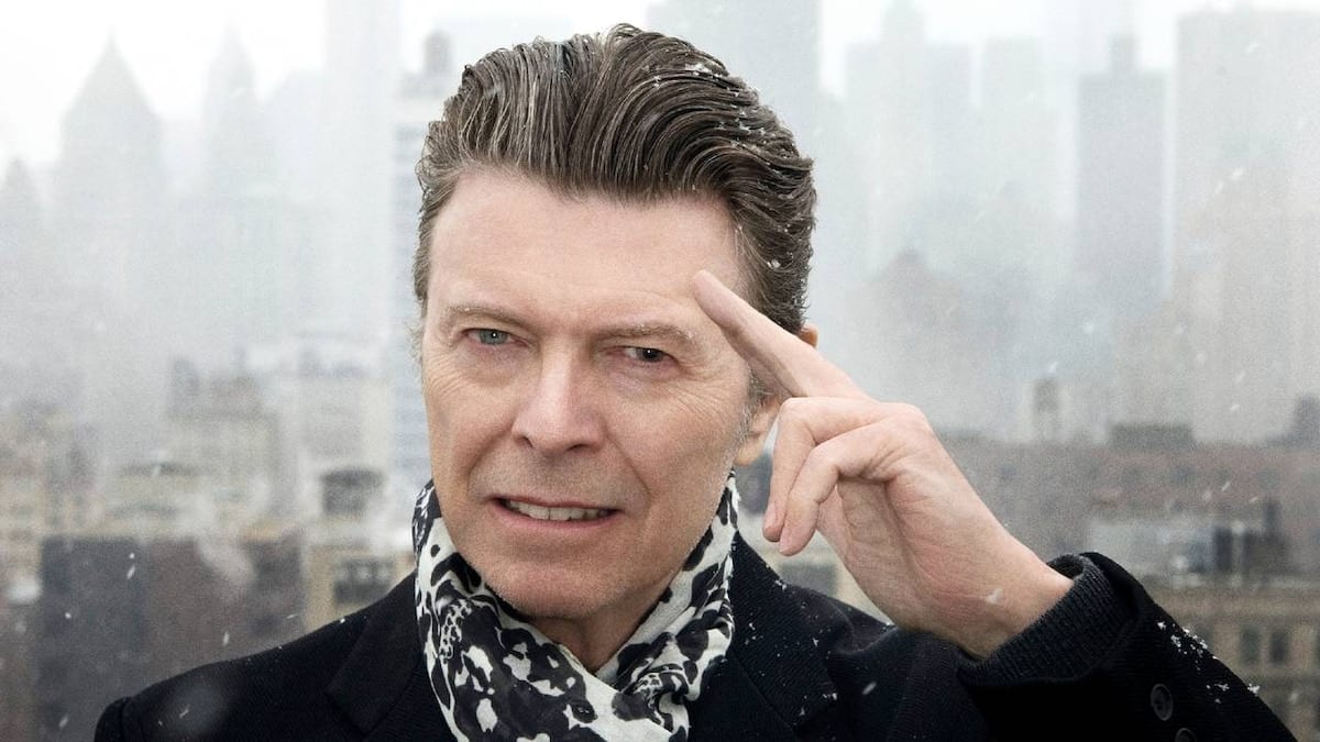 10 regali che David Bowie ha fatto al mondo del cinema thumbnail