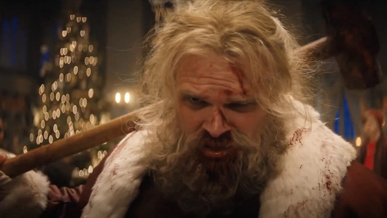 Violent Night: David Harbour è un Babbo Natale violento nel primo trailer thumbnail