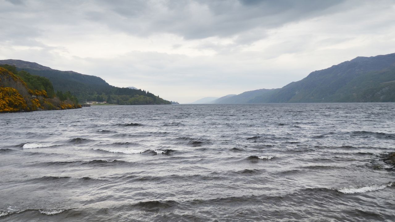 La ricerca del mostro di Loch Ness si rivela un fallimento: Nessie non si fa vedere thumbnail
