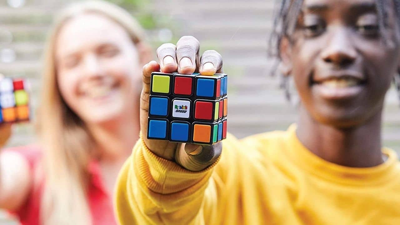 Scuola al Cubo: il progetto didattico che porta il Cubo di Rubik nelle classi italiane thumbnail