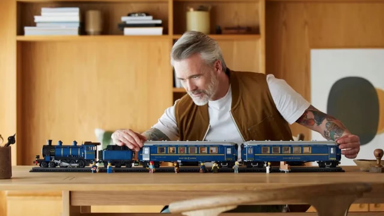 Il treno da esposizione LEGO Orient Express è in arrivo! thumbnail