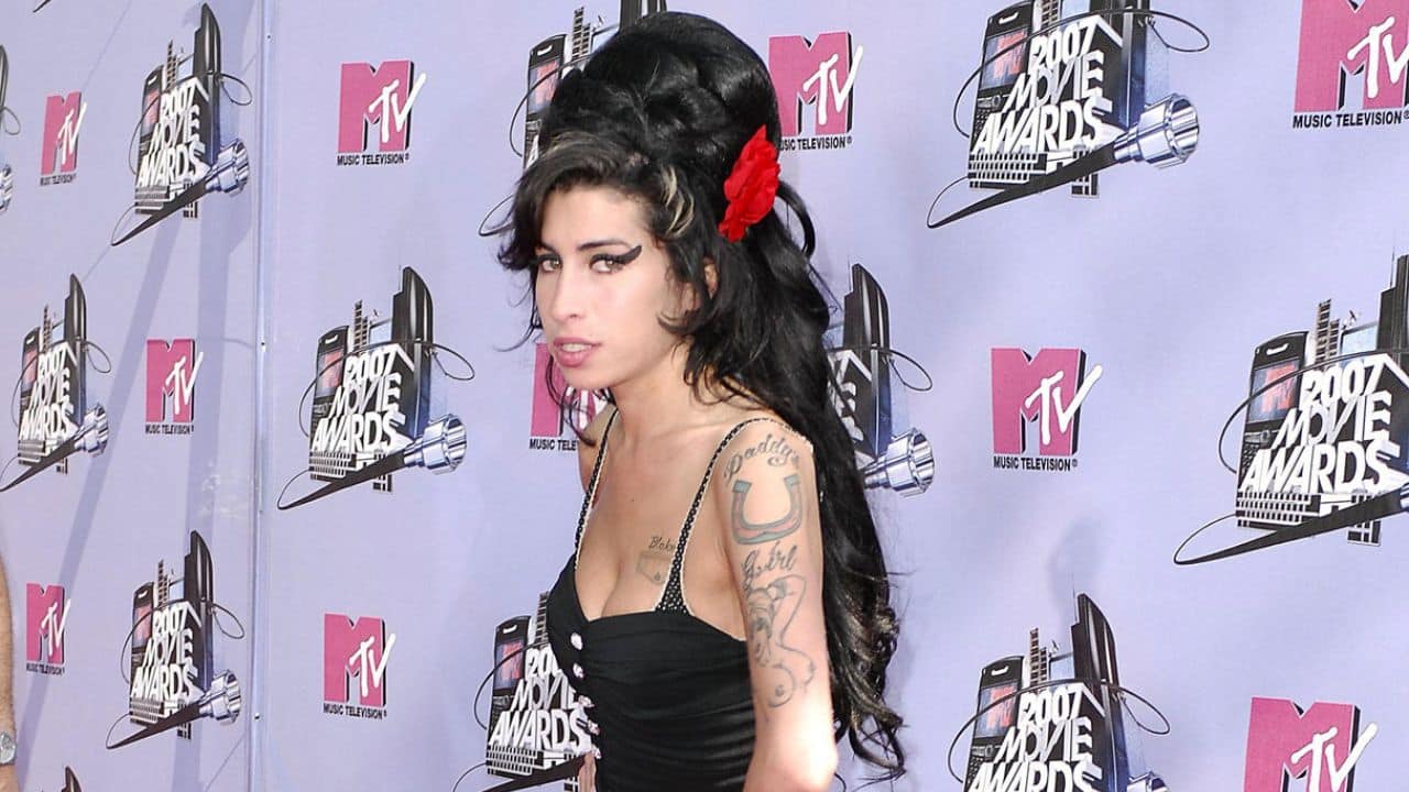 Marisa Abela è Amy Winehouse nel primo trailer del biopic thumbnail