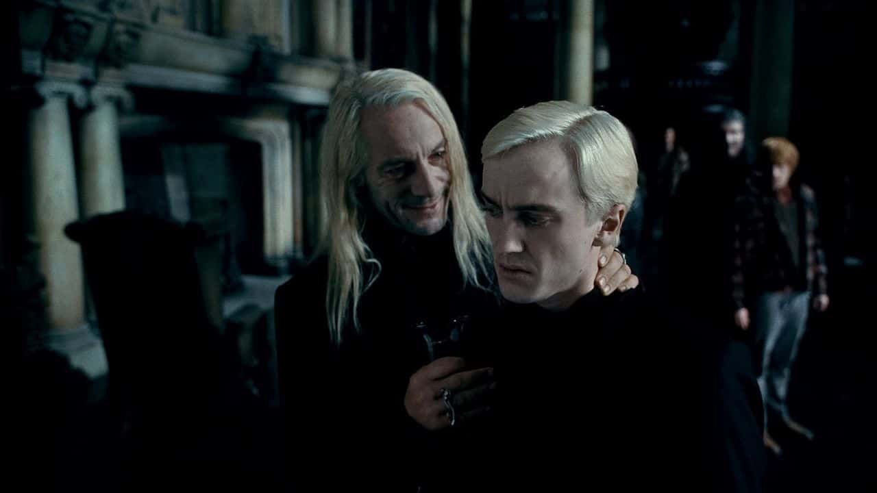 Reunion in casa Malfoy: Draco pubblica una nuova foto con Lucius su Instagram thumbnail