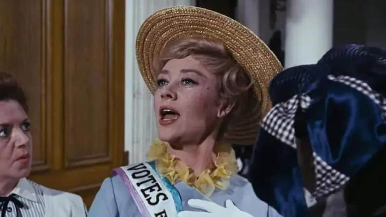 È morta Glynis Johns, la signora Banks di Mary Poppins. Aveva 100 anni thumbnail