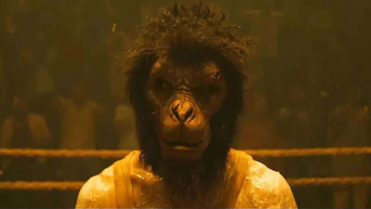 Il trailer di Monkey Man, primo film di Dev Patel alla regia, è online thumbnail