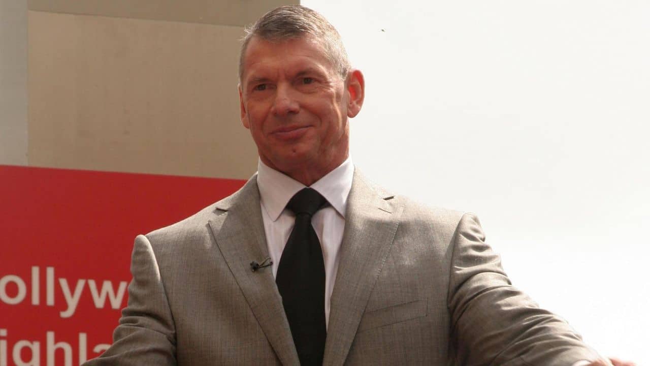 Vince McMahon, ex-leader della principale federazione di wrestling, accusato di violenza sessuale thumbnail