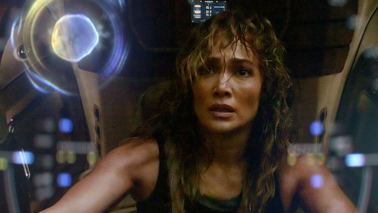 Atlas, il nuovo film di Jennifer Lopez, in arrivo dal 24 maggio su Netflix thumbnail