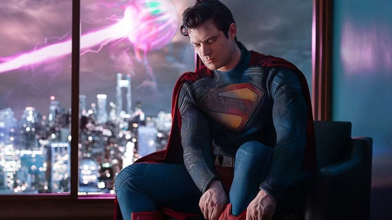 I giornali di Metropolis ci svelano nuove immagini di Superman in azione thumbnail