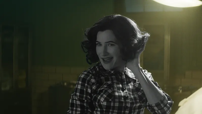 serie tv Agatha Harkness (Kathryn Hahn) in Marvel Television's AGATHA ALL ALONG, exclusively on Disney+