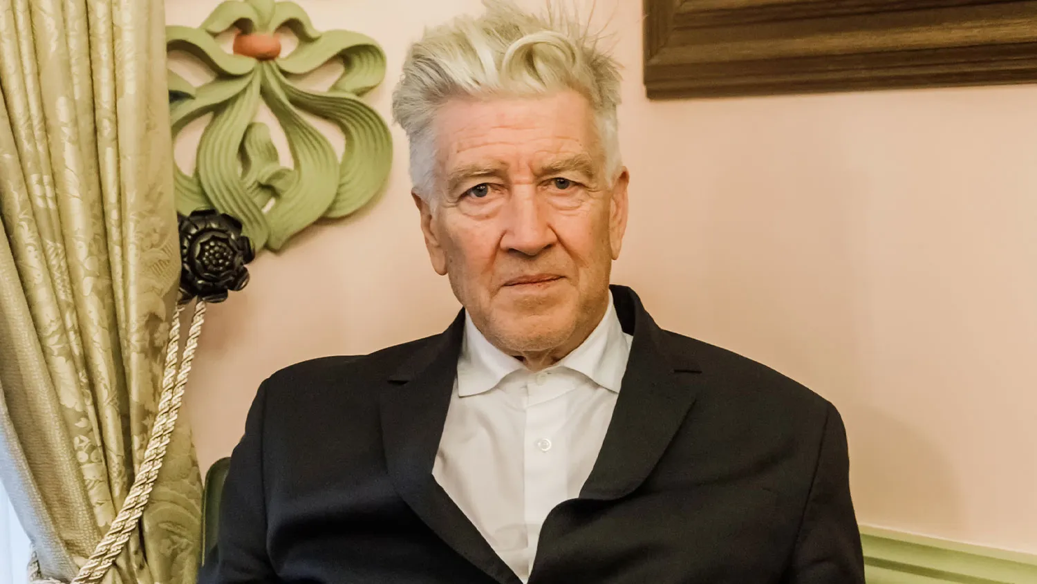 David Lynch è malato. Dirigerà eventuali prossimi progetti solo da remoto thumbnail