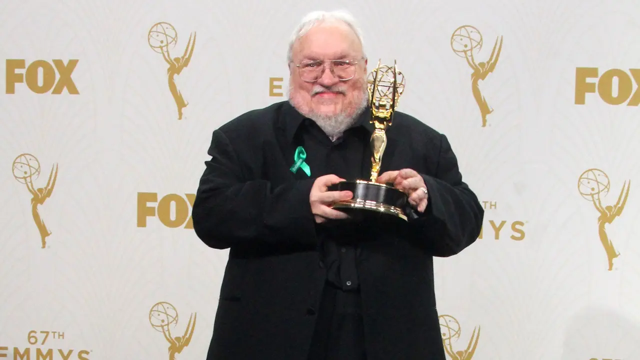 George R.R. Martin sta per togliersi i sassolini dalla scarpa su House of the Dragon thumbnail