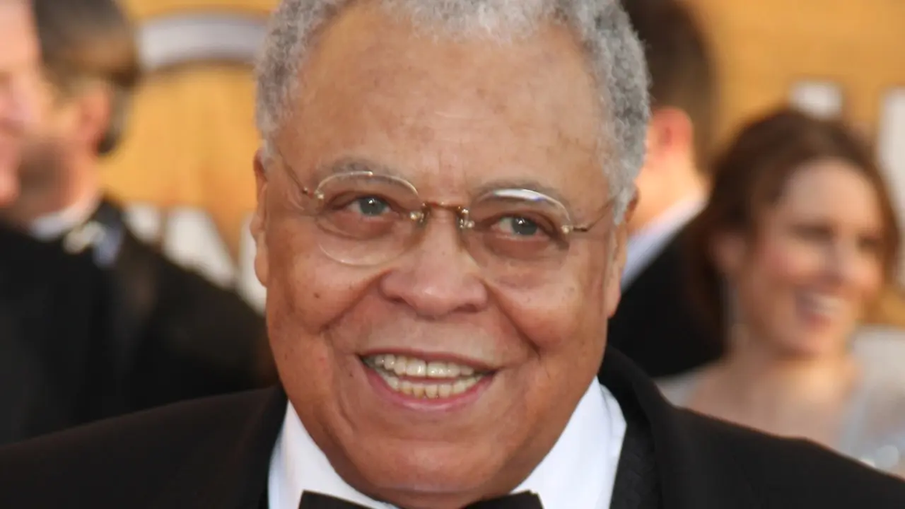 È morto James Earl Jones, la voce di Darth Vader e non solo thumbnail