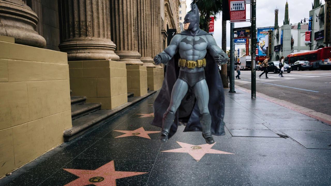 Batman diventa il primo supereroe a ricevere una stella sulla Hollywood Walk of Fame thumbnail