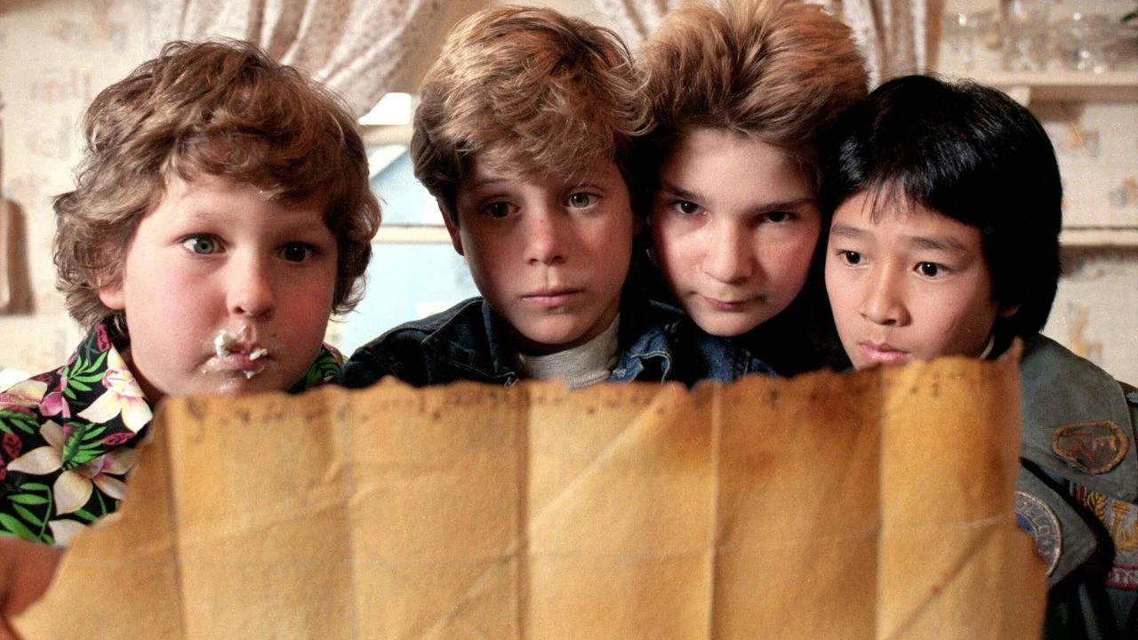 No, non c'è davvero un sequel di The Goonies in sviluppo thumbnail