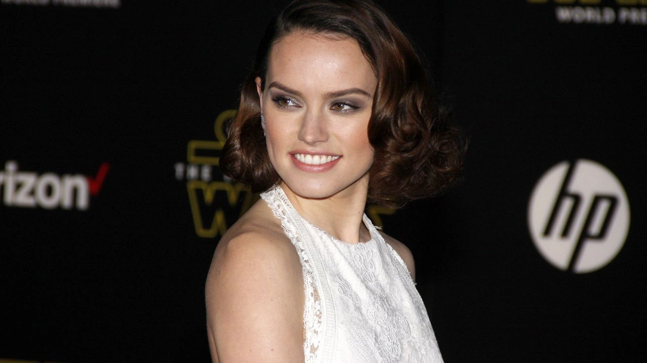 Daisy Ridley parla del futuro del nuovo film di Star Wars thumbnail