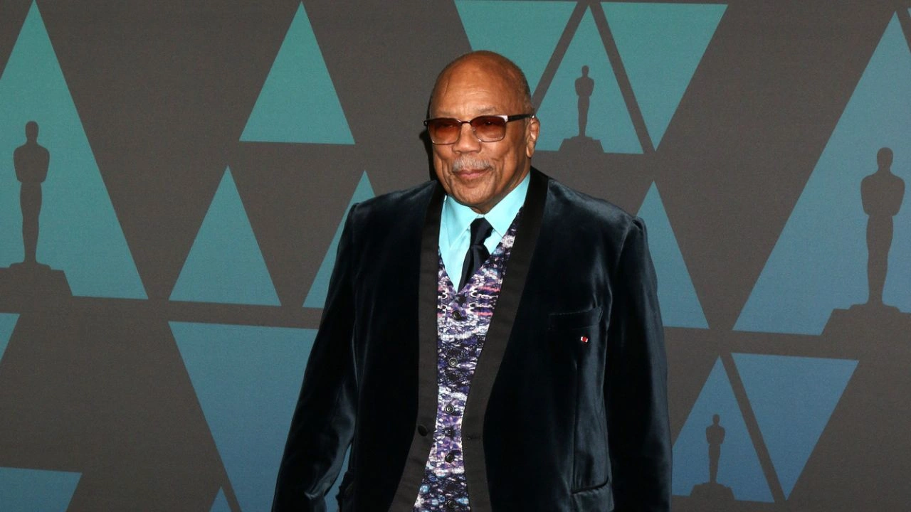 È morto Quincy Jones: aveva 91 anni, 26 Grammy e un paio di dischi che hanno cambiato la storia della musica thumbnail