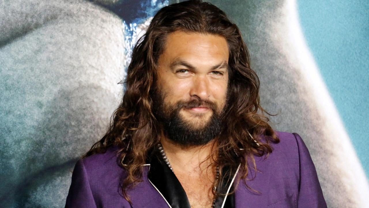 Jason Momoa sarà finalmente Lobo nel film di Supergirl thumbnail