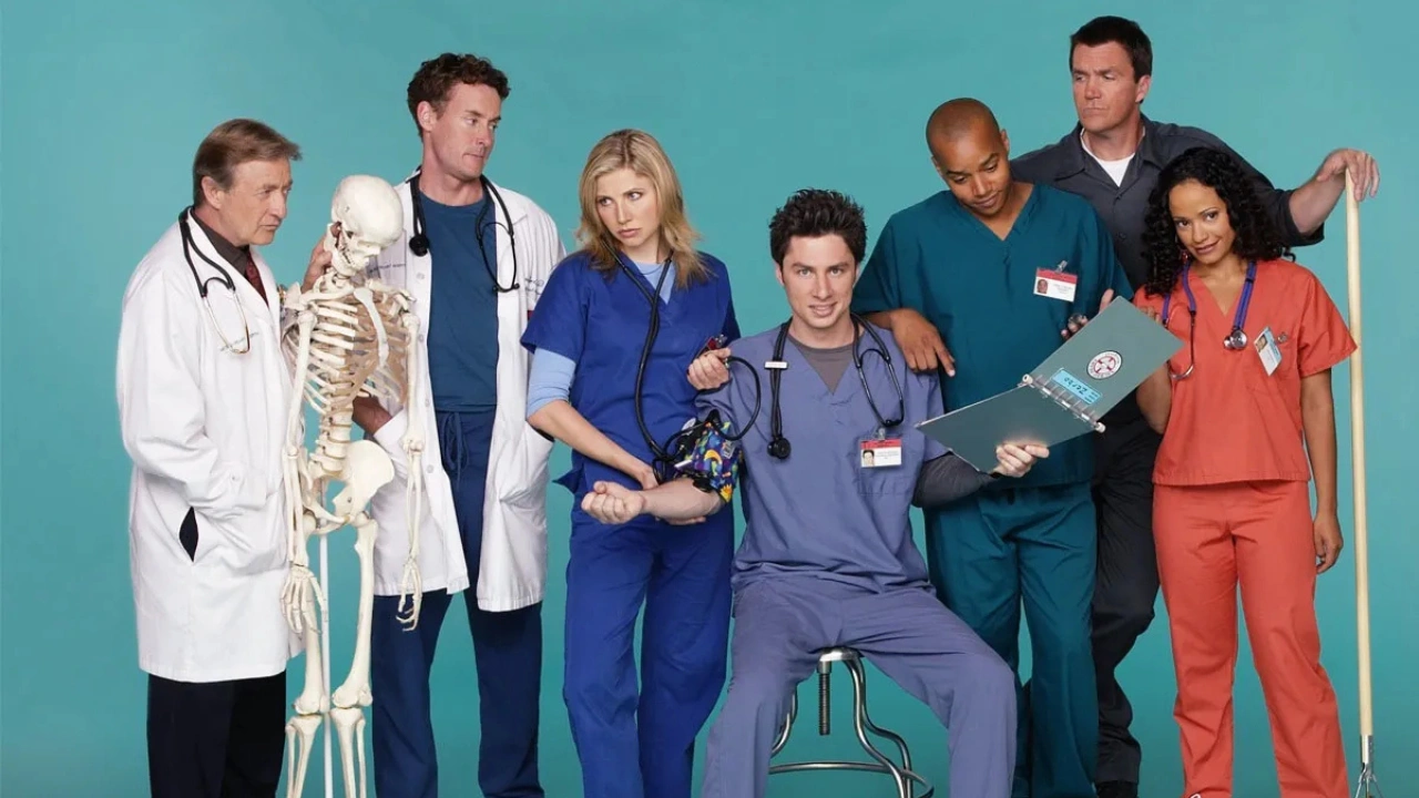 Il reboot di Scrubs non sarà dettato dalla voglia di fare soldi, parola di Bill Lawrence thumbnail